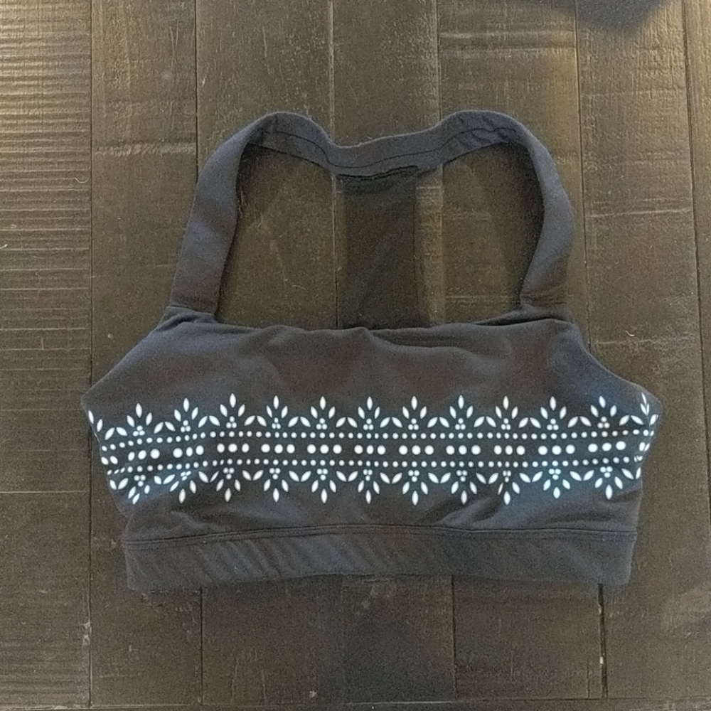 GAP Fit t-strap sports bra
